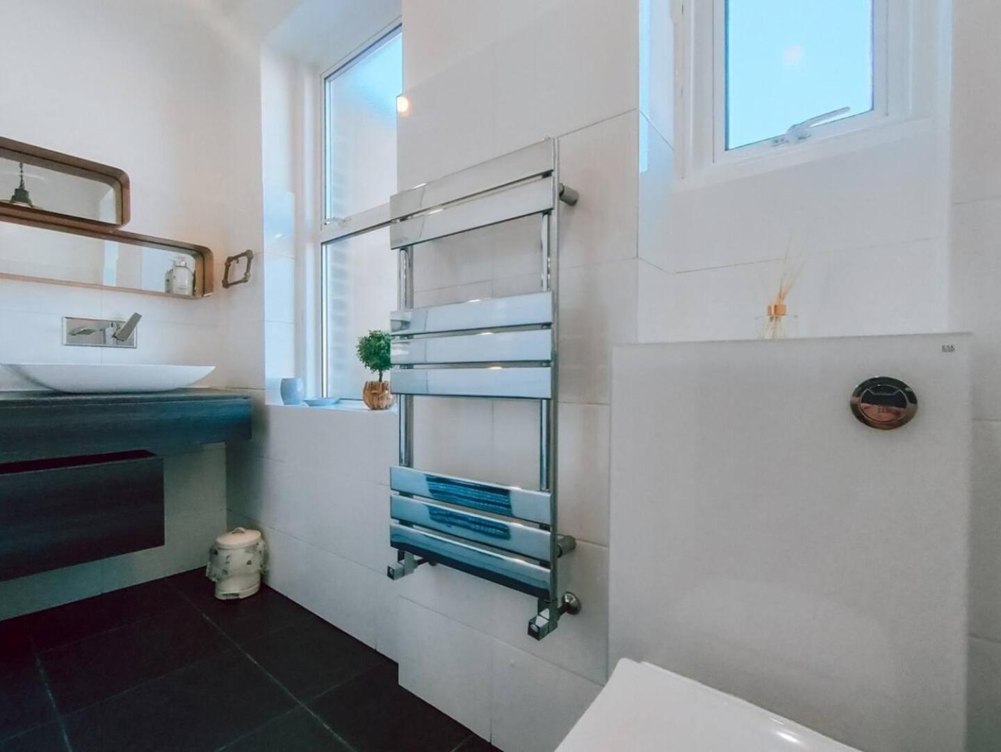 The Twickenham Apartment Near Strawberry Hill Exterior photo